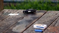 NEŞET ERTAŞ - Son sigarasını içtikten sonra tabancayla intihar etti