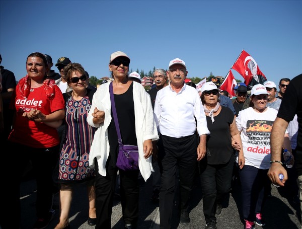 Melek Baykal da yürüyor