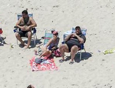 ABD'de vali, halka kapattığı plajda ailesiyle tatil yaptı