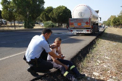 Antalya'da Otogaz Yüklü Tırdaki Yangın Korkuttu