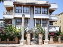 SANAT TARIHI - Antalya'da Roma Dönemine Ait Tartışılan Sütunlar Taşındı