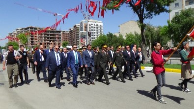 Atatürk'ün Erzurum'a Gelişinin 98. Yıl Dönümü Nedeniyle Tören Düzenlendi