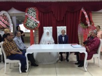 EHLINAZ TORUN - Başkan Baran, Gençlerin Mutluluğuna Ortak Oldu