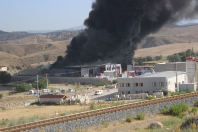 Katı atık üretim tesisinde büyük yangın!