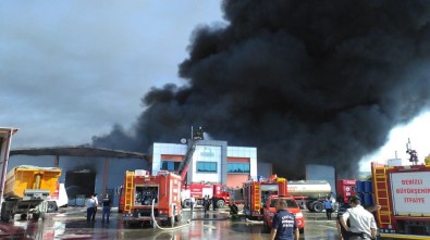 Denizli'de Kimyasal Atık Fabrikasında Yangın