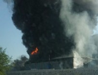 YANGIN FACİASI - Denizli OSB'de fabrika yangını!