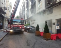 Fatih'te Korkutan Otel Yangını
