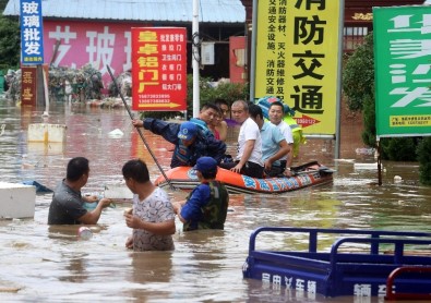 Güney Çin'i Sel Vurdu, 33 Kişi Öldü