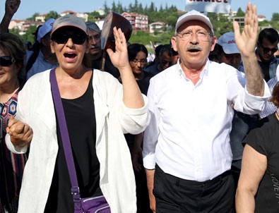 Melek Baykal da yürüyor