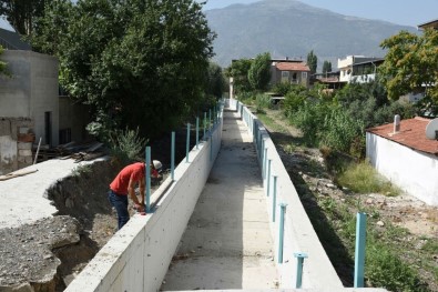 Önce Dere Islah Edildi Şimdi Güvenlik Tedbirleri Alınıyor