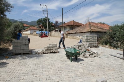 Sarıgöl'ün Sokaklarına Kilit Parke Taşı