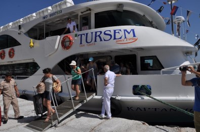 Sığacık-Sisam Seferleri Turizm Ve Ticareti Pekiştiriyor
