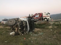 HAFRİYAT KAMYONU - Tosya'da Hafriyat Kamyonu Devrildi