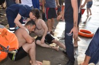 MUSTAFA KILIÇARSLAN - Denize Giren 2 Kişi Boğuldu, 4 Kişi Son Anda Kurtarıldı