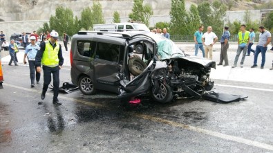 Gümüşhane'de Trafik Kazası Açıklaması 1 Ölü, 4 Yaralı