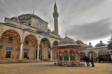 Kepez'in Camileri De Dönüşüyor