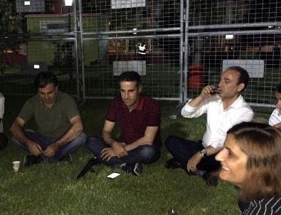 HDP kendi çalıp kendi oynuyor!