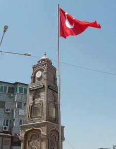 11 Mayıs Şehitler Anıtına Türk Bayrağı Asıldı