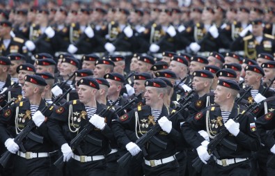 Rusya, Ukrayna Sınırına Asker Yığdı