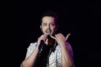 MURAT BOZ - Ünlü Şarkıcı Murat Boz, Bursalı Hayranlarını Coşturdu