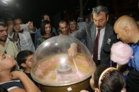 PAMUK ŞEKER - Emniyet Müdürü Osman Ak, Çocuklara Pamuk Şekeri Yapıp Dağıttı