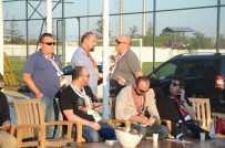 HALIL ÜNAL - Eskişehirspor Taraftarı, Tesislerde Nöbet Tutuyor