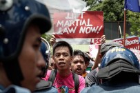 SIKIYÖNETİM - Filipinler Polisi Sıkıyönetimin Uzatılmasını Destekliyor