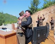 DEVLET TELEVİZYONU - Kuzey Kore, Balistik Füze Denemesinin Fotoğraflarını Yayınladı