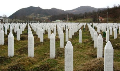 Srebrenitsa Katliamı Karesi'de Anılacak