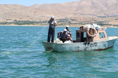 Elazığlı Balıkçılar 'Vira Bismillah' Dedi