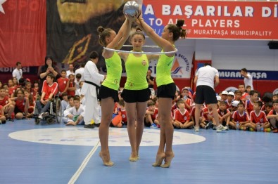 Muratpaşa'da Yaz Spor Okulları Törenle Açıldı