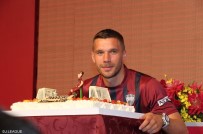 YILDIZ FUTBOLCU - Podolski, Vissel Kobe'de İmzaladı