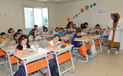 Tuzla Belediyesi Yaz Okulları'nda Yüzlerce Çocuk Ve Genç Eğlenerek Öğreniyor