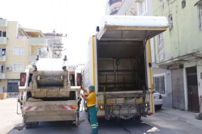 Akdeniz'de Çöp Konteynerleri Yıkanıyor