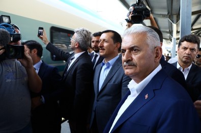 Başbakan Yıldırım, Polatlı-Ankara Arası Yüksek Hızlı Trenle Seyahat Etti