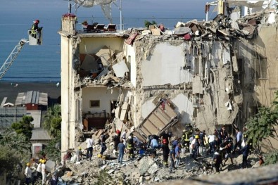 İtalya'da 5 Katlı Bina Çöktü