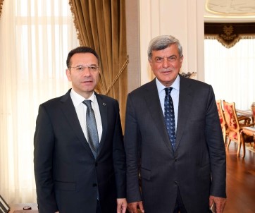 Vali Aksoy, Başkan Karaosmanoğlu'nu Makamında Ağırladı