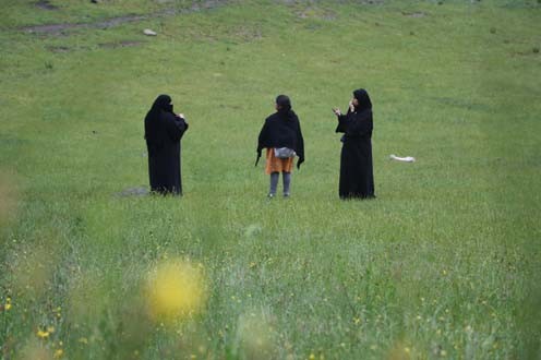 Kışın nüfusu 6 binlerde olan ilçe yazları günde 25-30 bin turisti ağırlıyor