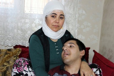 9 Yıldır Yatalak Olan SSPE Hastası Oğluna Bakan Anne Yardım Bekliyor