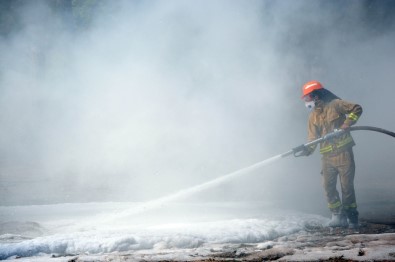 Afrikalı Ormancılara 45 Derecede Yangın Tatbikatı