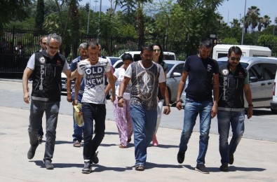 Antalya'da Uyuşturucu Operasyonu Açıklaması 5 Gözaltı