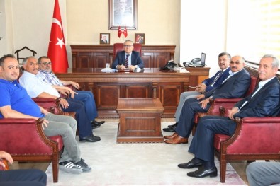 Başkan Akdoğan Belediye Meclis Üyeleriyle Vali Şimşek'i Ziyaret Etti
