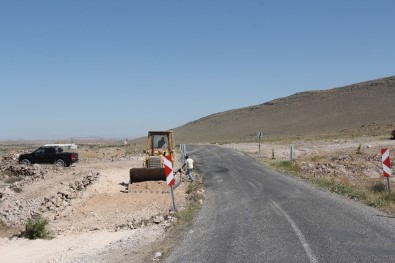 İncesu Belediyesi Üçkuyu Mahallesinde Yol Genişletme Çalışmalarına Başlandı