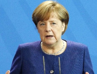 Merkel'den Hamburg olayları ve polis yorumu
