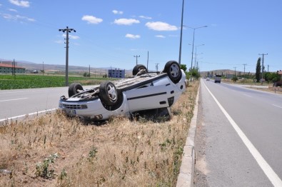 Sivas'ta Trafik Kazası Açıklaması 4 Yaralı