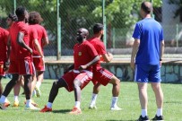 NANCY - Dia Evkur Yeni Malatyaspor'un Kampına Katıldı