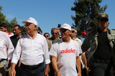 Kılıçdaroğlu 'Adalet Yürüyüşü Sergisi'nde