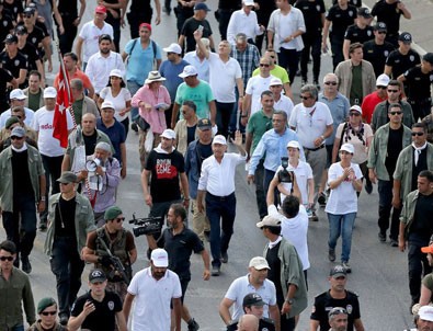 Kılıçdaroğlu'nun Dragos'tan Maltepe'deki miting alanına yürüyüşü başladı