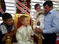 SÜNNET DÜĞÜNÜ - Şehidin Oğullarının Sünnet Düğününe Yüzlerce Kişi Katıldı