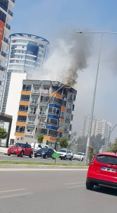 5 Katlı Apartmanda Çıkan Yangın Korkuttu